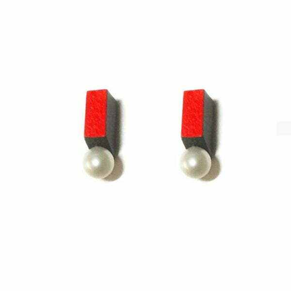 Medal Pearl Studs rouges