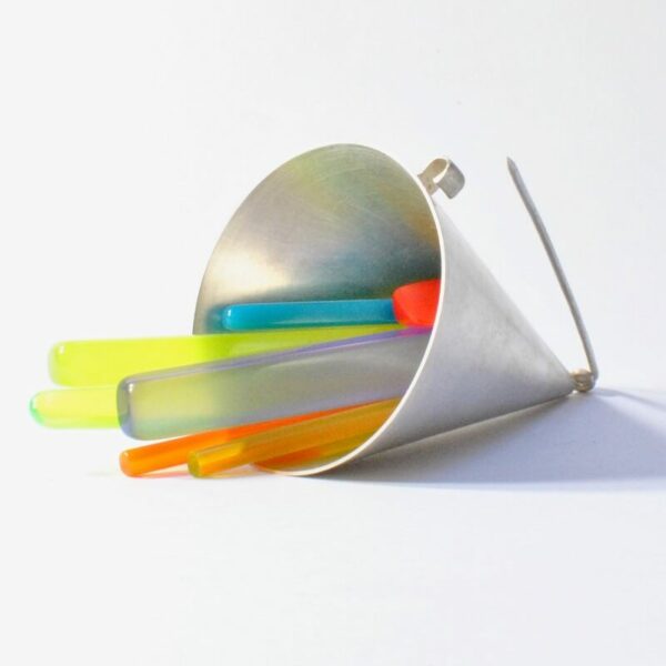 Broche "Fermez les yeux, écoutez la couleur"