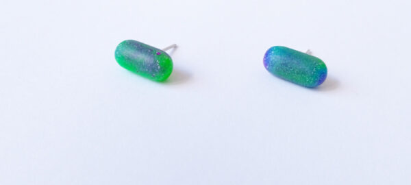 Boucles d'oreilles Illuminations - vert + violet – Image 2