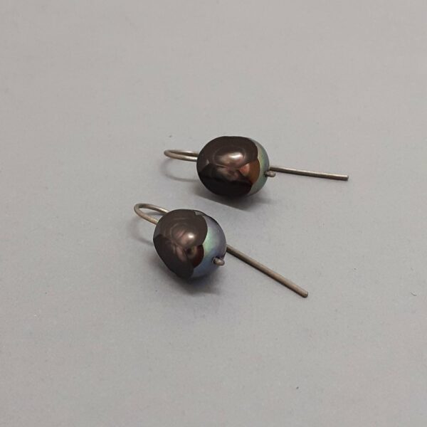 Boucles d'oreilles Perle Facettée - Gris vert – Image 2