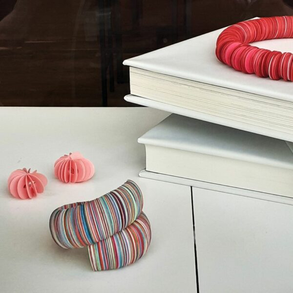 Bracelet multicolore -fines rayures – Image 2