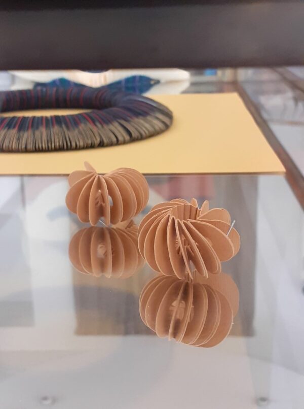 Boucles d'oreilles Coquillage - ocre – Image 2