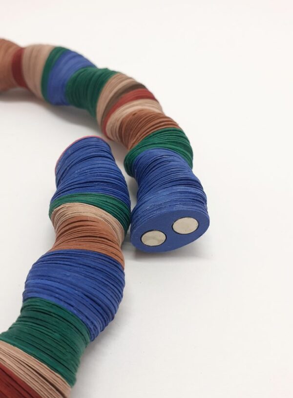 Collier Twist - bleu, vert & terracotta – Image 3