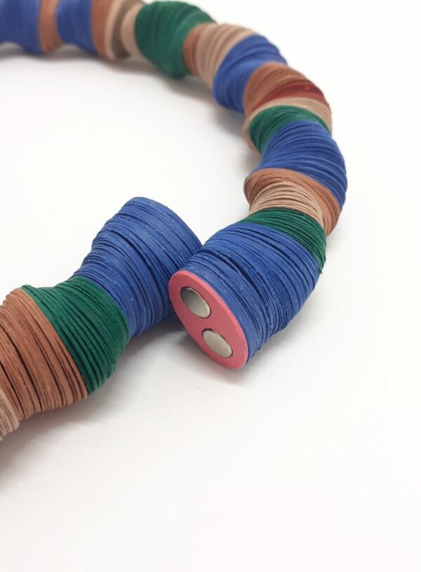 Collier Twist - bleu, vert & terracotta – Image 4