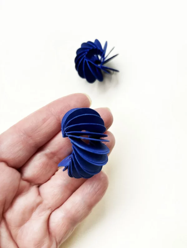 Boucles d'oreilles Coquillage - bleu électrique – Image 4